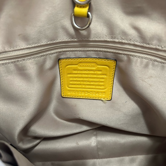 Coach - Picture 7 of 9